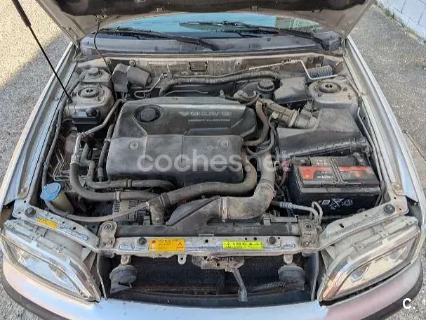 Usado Volvo S40 95 CV (69 kW) 2000 Gris / plata Berlina