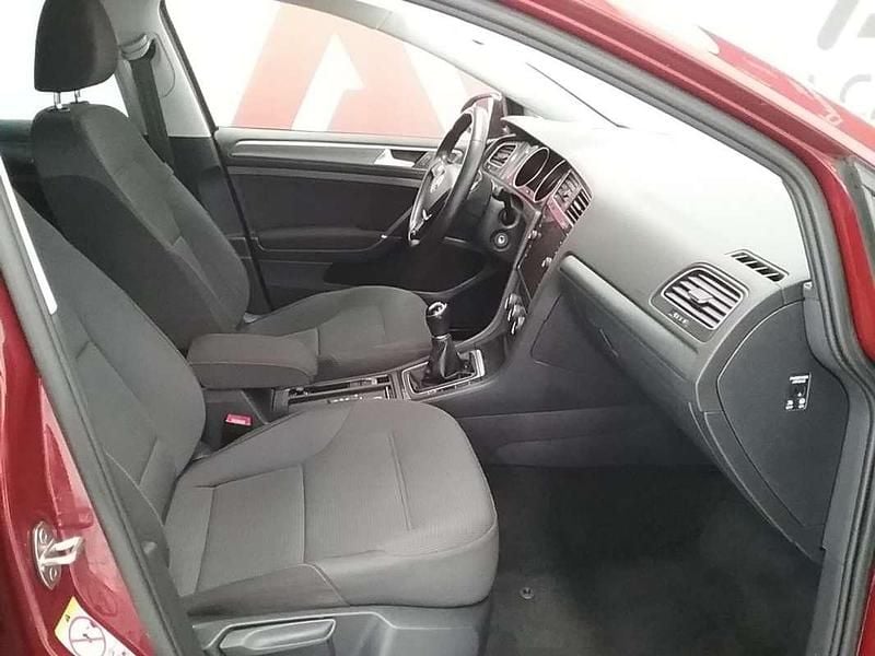 Usado VW Golf VII Advance 150 CV (110 kW) 2020 Rojo Utilitario