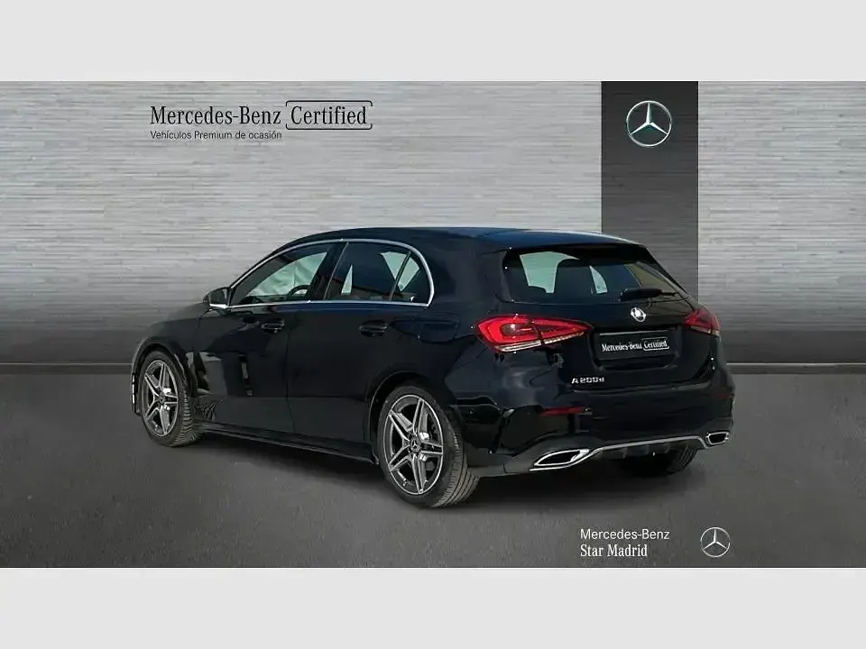 Usado Mercedes A200 150 CV (110 kW) 2021 Negro noche estándar Utilitario