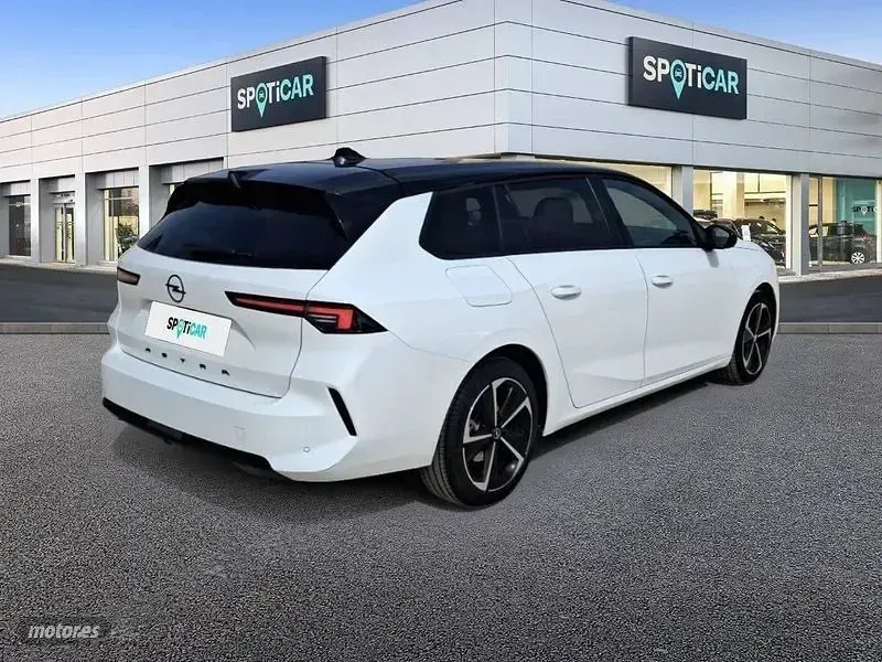 Usado Opel Astra 130 CV (95 kW) 2025 Blanco Familiar