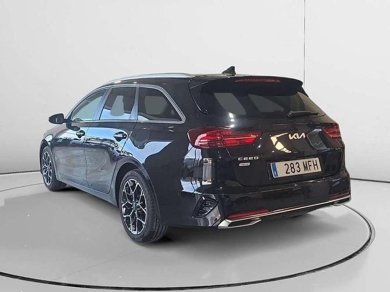 Usado Kia Ceed GT-Line 162 CV (119 kW) 2023 Negro Utilitario