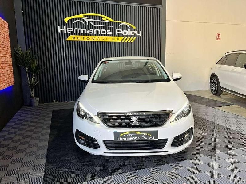 Usado Peugeot 308 Active 131 CV (96 kW) 2021 Blanco Berlina