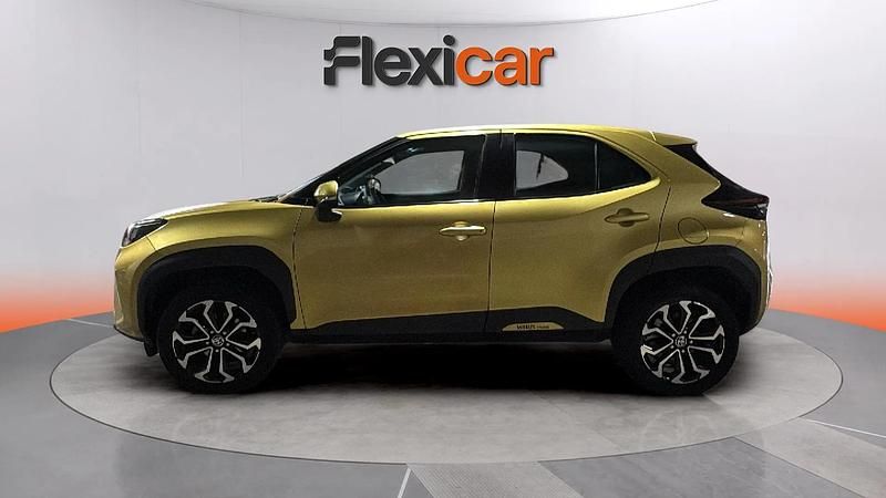 Usado Toyota Yaris Hybrid Active 116 CV (85 kW) 2024 Amarillo