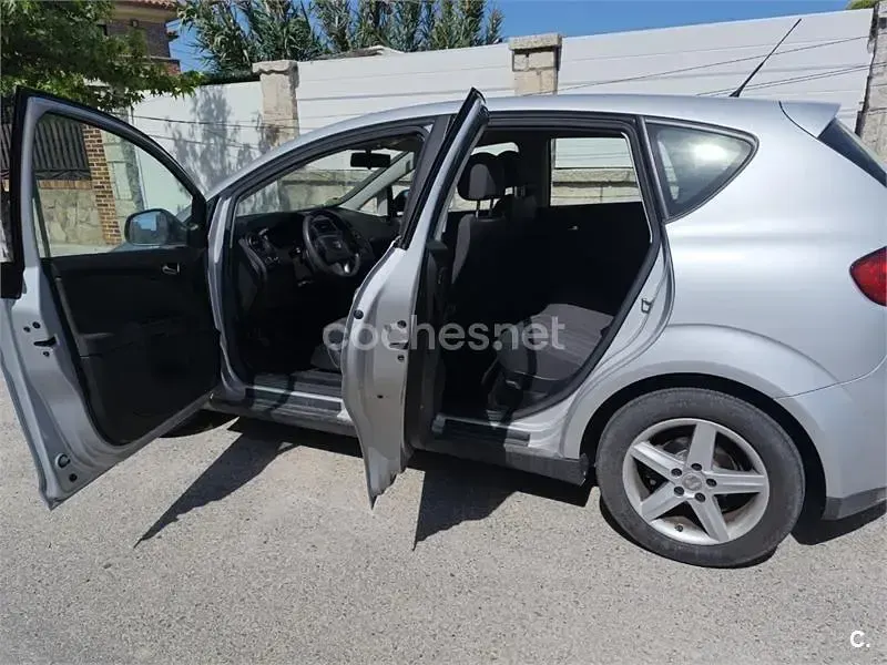 Usado Seat Altea Style 105 CV (77 kW) 2012 Blanco Monovolumen