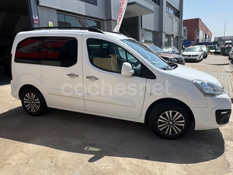 Usado Peugeot Partner Tepee Style 100 CV (73 kW) 2017 Blanco Monovolumen