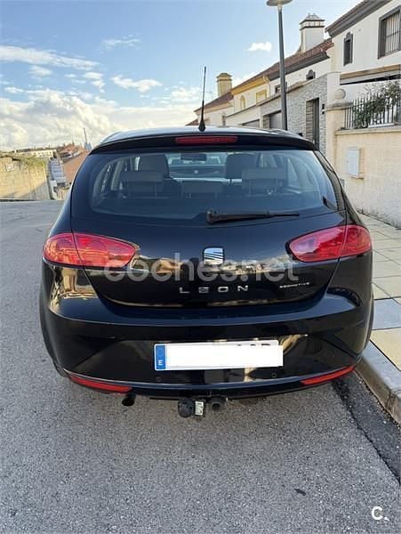 Usado Seat Leon Ecomotive 105 CV (77 kW) 2009 Negro Berlina