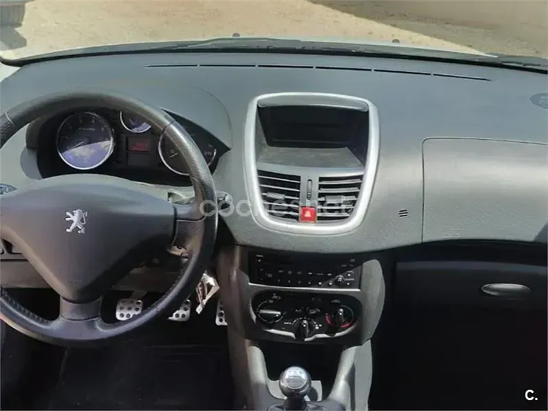 Usado Peugeot 206+ 60 CV (44 kW) 2011 Blanco Utilitario