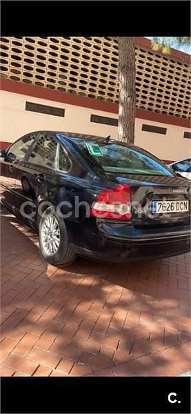 Usado Volvo S40 Kinetic 136 CV (100 kW) 2004 Negro Berlina