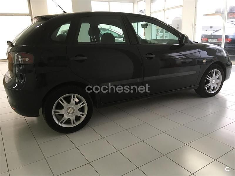 Usado Seat Ibiza Reference 100 CV (73 kW) 2007 Negro Utilitario