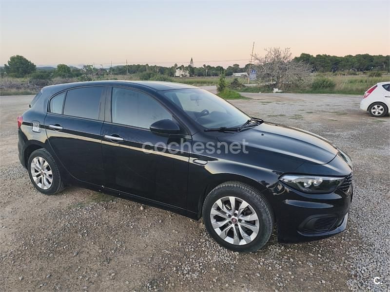 Negro Usado 2017 Fiat Tipo Lounge Berlina | 7200 € (Super precio) - Imagen 1/4
