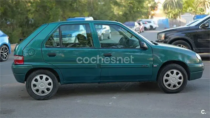 Usado Citroën Saxo 75 CV (55 kW) 2002 Verde Utilitario