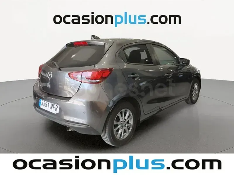 Usado Mazda 2 75 CV (55 kW) 2023 Gris / plata Utilitario