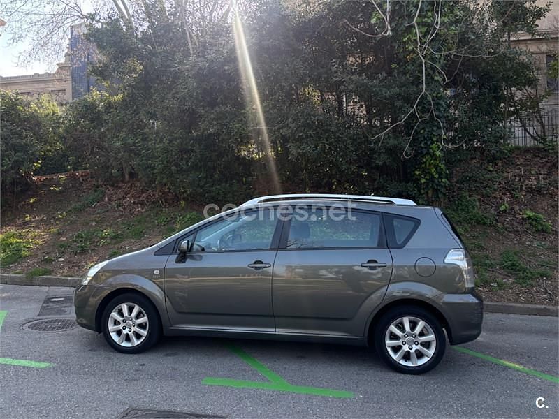 Usado Toyota Corolla Verso Sol 129 CV (94 kW) 2005 Gris / plata Monovolumen