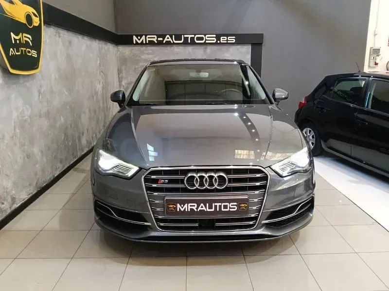 Usado Audi A3 Premium 310 CV (228 kW) 2016 Gris / plata Berlina