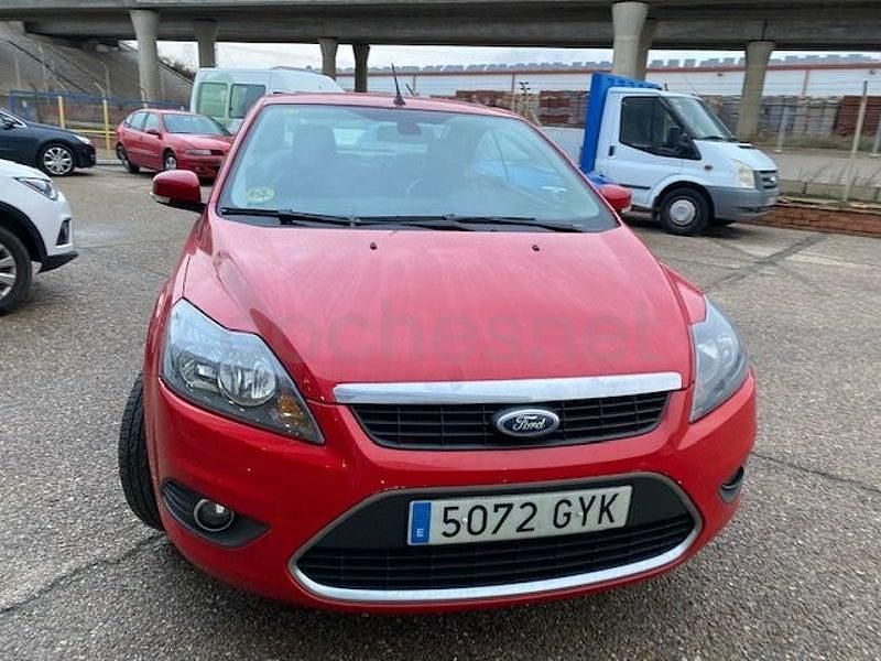 Usado Ford Focus Cabriolet Titanium 136 CV (100 kW) 2010 Rojo Descapotable