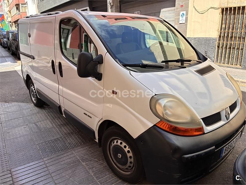 Usado Renault Trafic LIMITED 120 CV (88 kW) 2019 Blanco Monovolumen