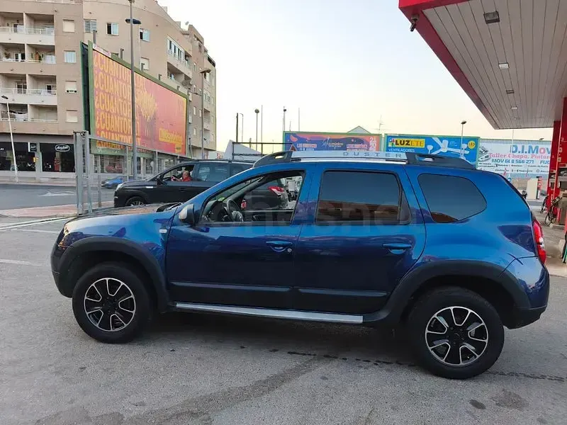 Usado Dacia Duster Black Shadow 109 CV (80 kW) 2016 Azul SUV