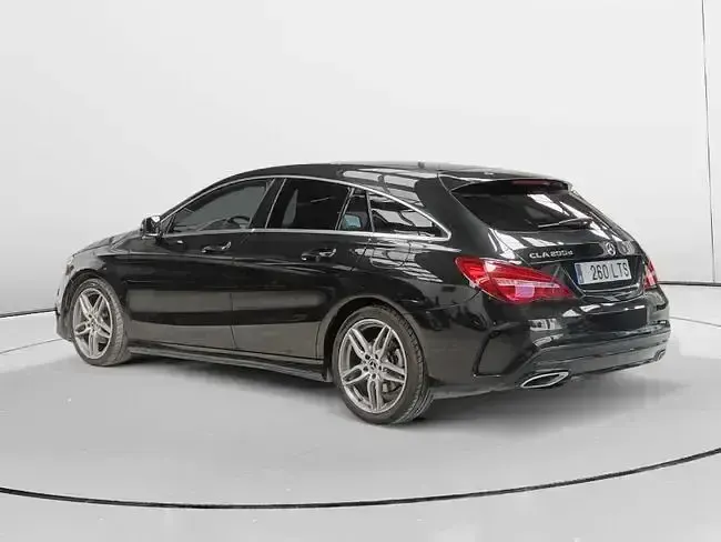 Usado Mercedes CLA200 136 CV (100 kW) 2018 Negro Coupe