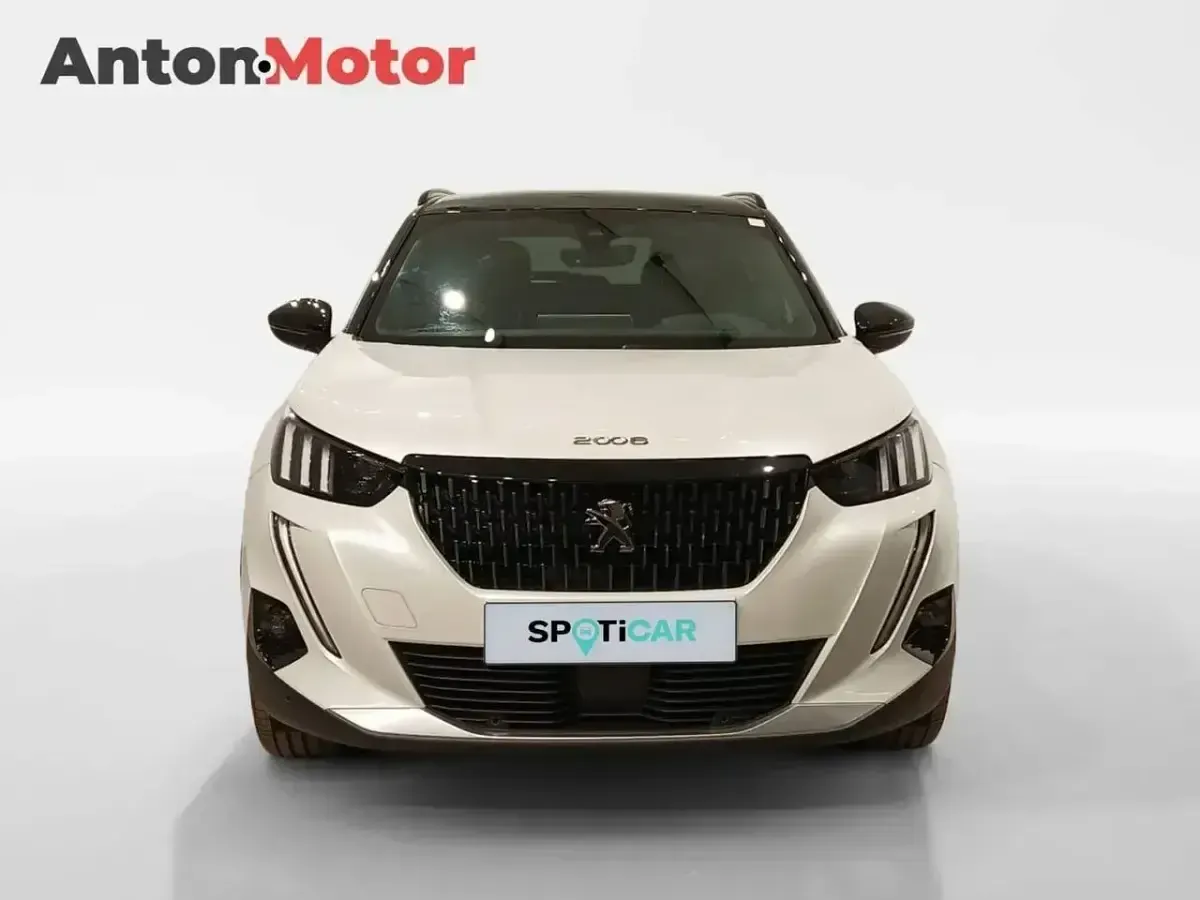 Usado Peugeot 2008 GT 130 CV (95 kW) 2022 Blanco SUV