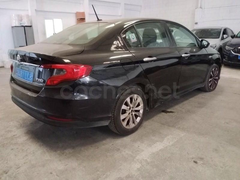 Usado Fiat Tipo Lounge 95 CV (69 kW) 2019 Negro Berlina