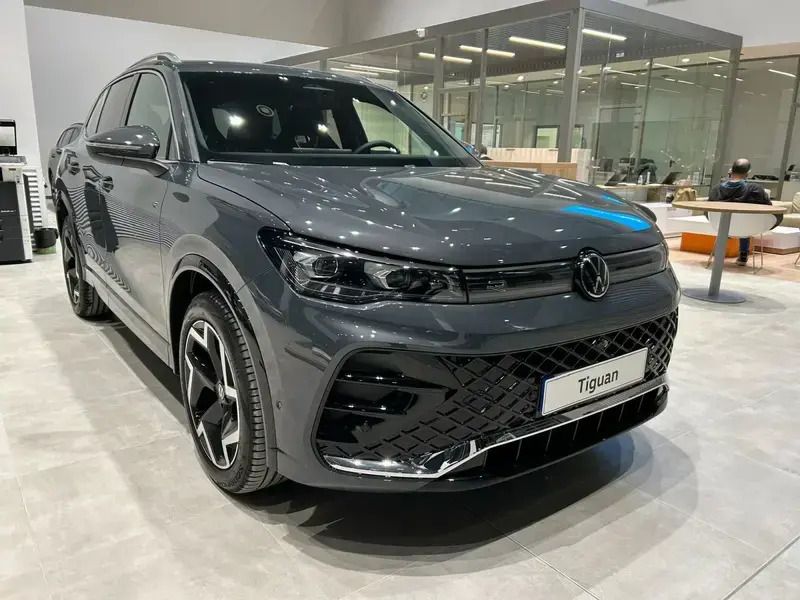 Usado VW Tiguan R-line 150 CV (110 kW) 2024 SUV