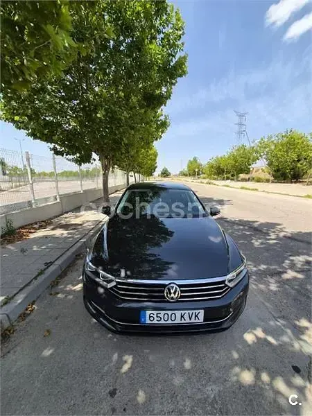 Usado VW Passat Advance 150 CV (110 kW) 2019 Negro Berlina