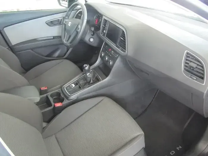 Usado Seat Leon Style 115 CV (84 kW) 2020 Blanco Familiar