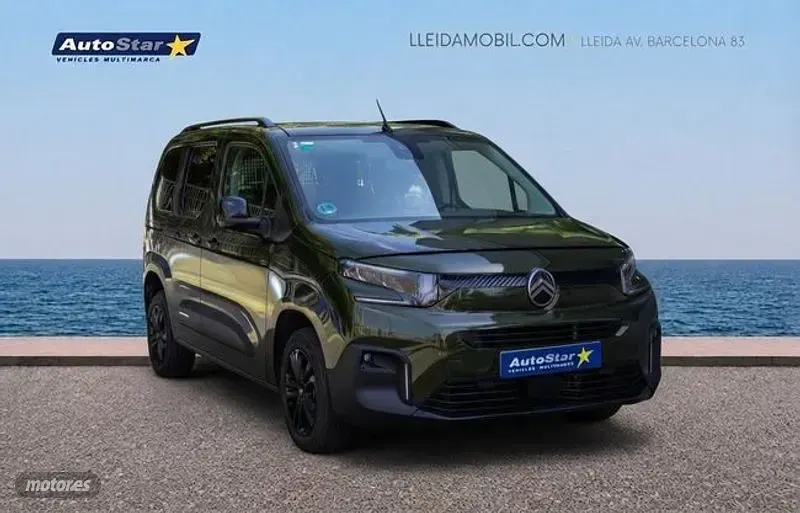 Usado Citroën Berlingo 102 CV (75 kW) 2024 Verde Monovolumen