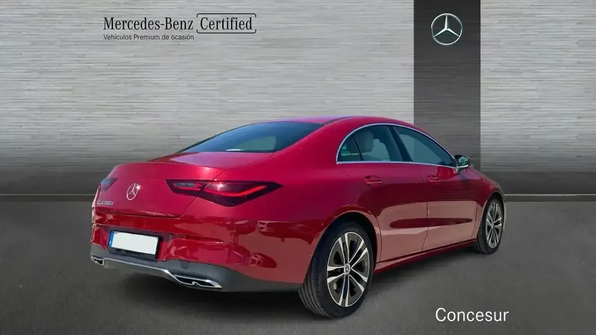 Usado Mercedes CLA200 150 CV (110 kW) 2025 Rojo Berlina