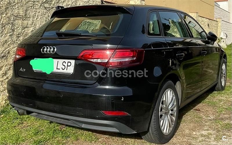 Usado Audi A3 110 CV (80 kW) 2016 Negro Berlina