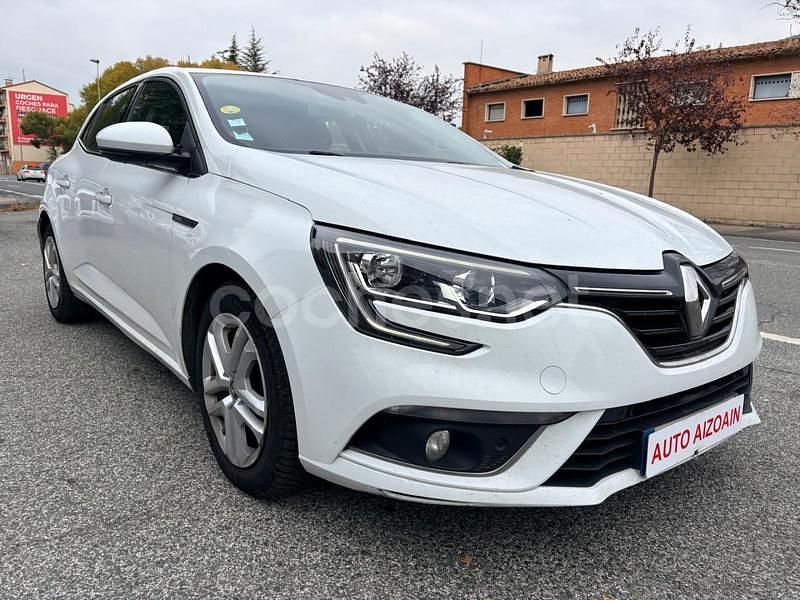 Usado Renault Mégane IV Business 115 CV (84 kW) 2019 Blanco Berlina
