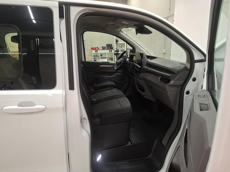Usado VW Caravelle 100 kW (136 CV) 2025 Clear white Monovolumen