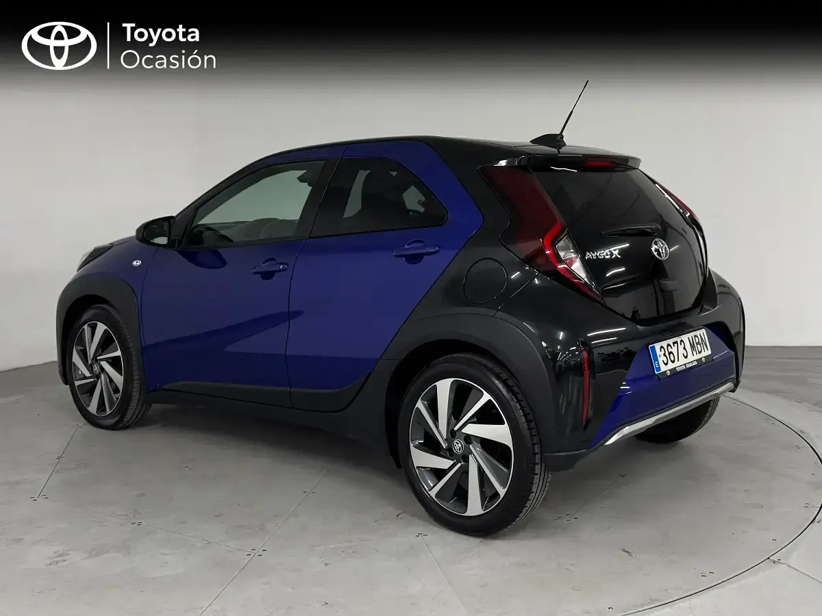 Usado Toyota Aygo X Edition 72 CV (52 kW) 2022 Azul SUV