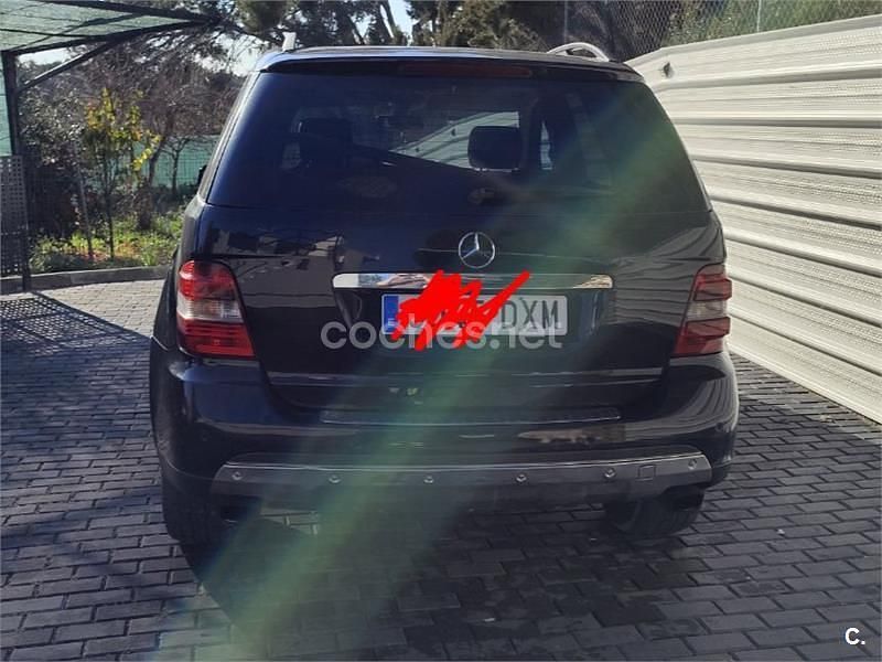 Usado Mercedes ML320 224 CV (164 kW) 2006 Negro SUV