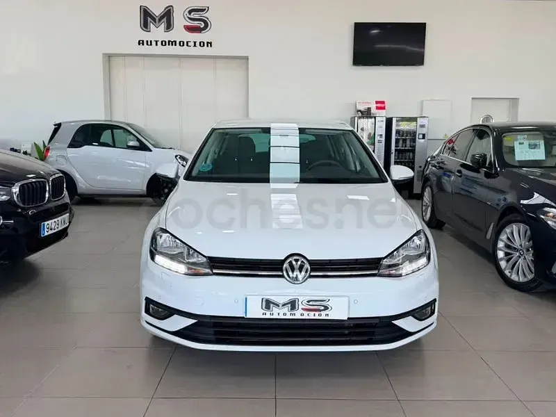 Usado VW Golf VIII Business 115 CV (84 kW) 2022 Blanco Berlina