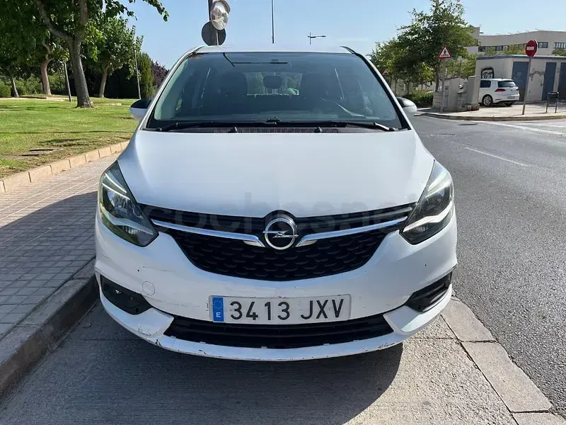 Usado Opel Zafira Tourer Selective 140 CV (102 kW) 2017 Blanco Monovolumen