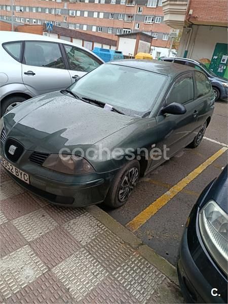 Usado Seat Ibiza Stella 64 CV (47 kW) 2002 Verde Utilitario