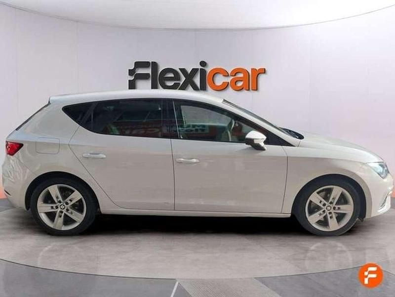 Usado Seat Leon ST FR 150 CV (110 kW) 2019 Blanco Familiar