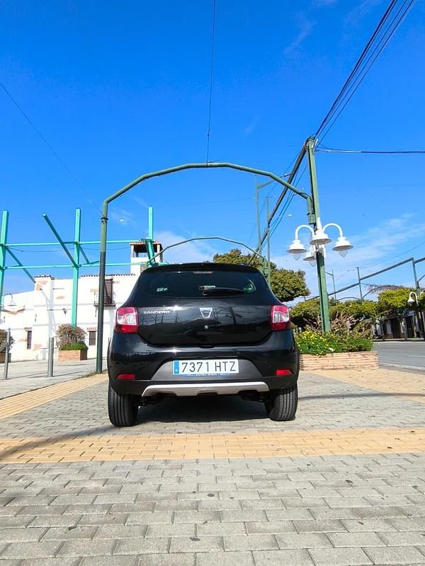 Käytetty Dacia Sandero Stepway 89 HP (65 kW) 2014 Musta