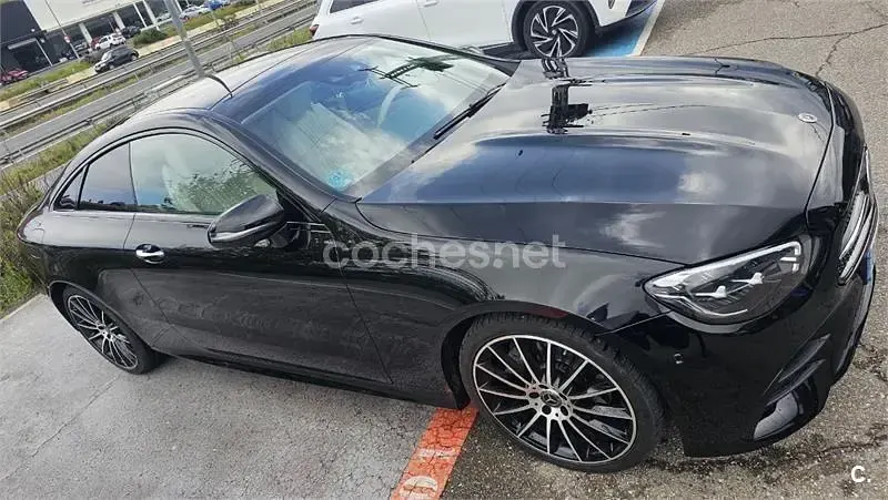 Usado Mercedes E220 194 CV (142 kW) 2023 Negro Coupe