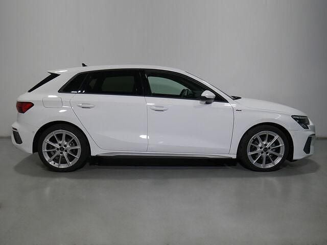 Usado Audi A3 Ambiente 150 CV (110 kW) 2023 Blanco Berlina