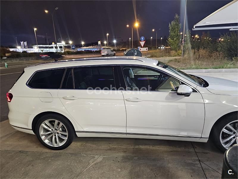 Usado VW Passat Sportline 150 CV (110 kW) 2020 Blanco Familiar