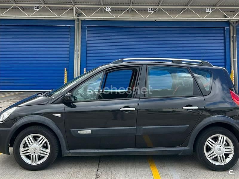 Usado Renault Grand Scénic II Dynamique 130 CV (95 kW) 2008 Negro Monovolumen