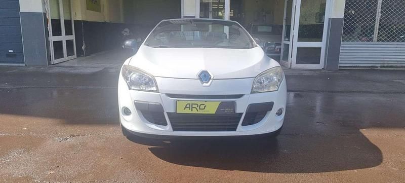Blanco Usado 2012 Renault Mégane Cabriolet Dynamique Descapotable | 8500 € - Imagen 1/4