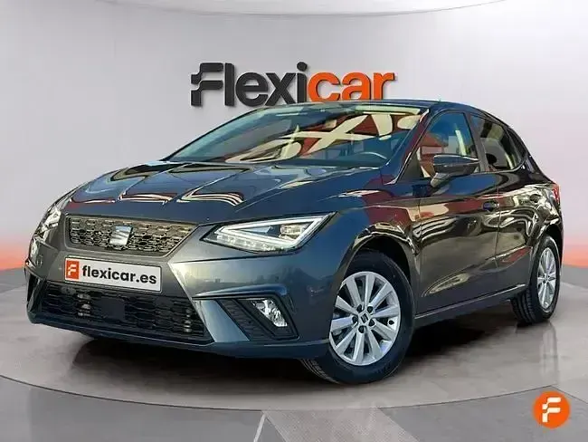 Usado Seat Ibiza Style 80 CV (58 kW) 2023 Gris Utilitario