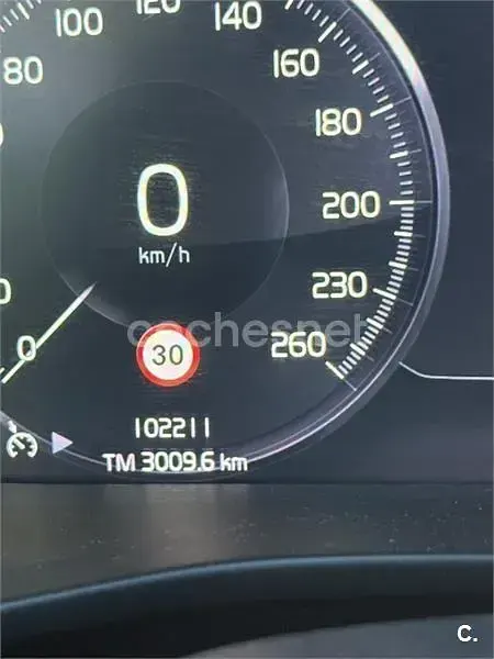 Usado Volvo XC40 Momentum 156 CV (114 kW) 2018 Blanco SUV