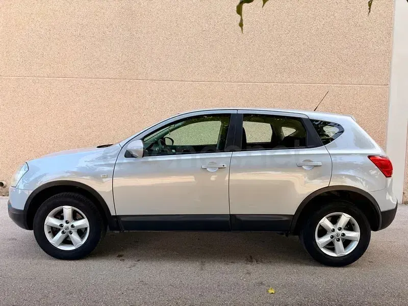 Usado Nissan Qashqai Acenta 115 CV (84 kW) 2007 Gris / plata SUV
