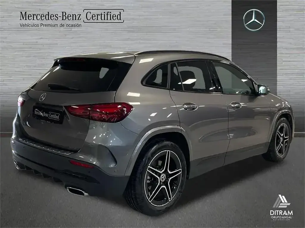 Usado Mercedes GLA200 AMG line 150 CV (110 kW) 2025 Gris SUV