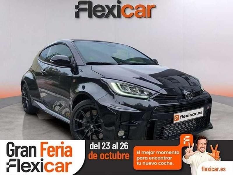 Negro Usado 2022 Toyota Yaris Berlina | 32.990 € (Buen precio) - Imagen 1/4