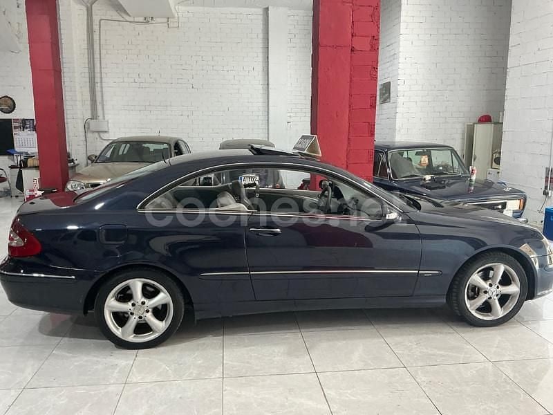 Azul Usado 2004 Mercedes CLK270 Avantgarde Coupe | 5000 € (Precio justo) - Imagen 1/4